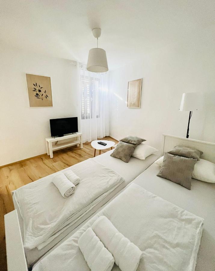 Sml Apartments 1 Izola Exterior photo
